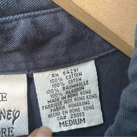 The Disney Store Tigger Button Up Shirt Men Size Medium - Picture 10 of 12